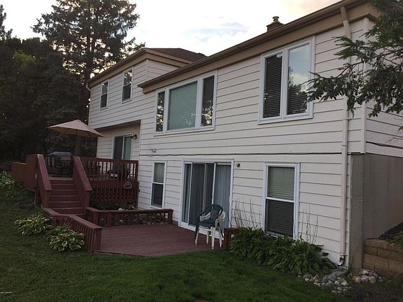 5th image of 1926 Waterbury Dr SE
