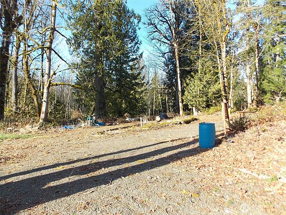 5th image of 421 Young Road