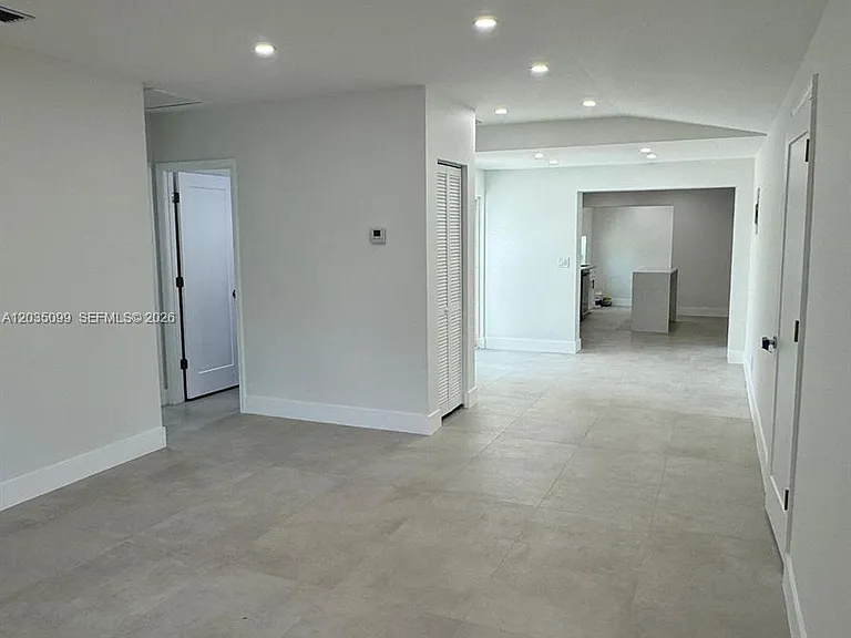 4028 SW 49th Ct — Photo 4
