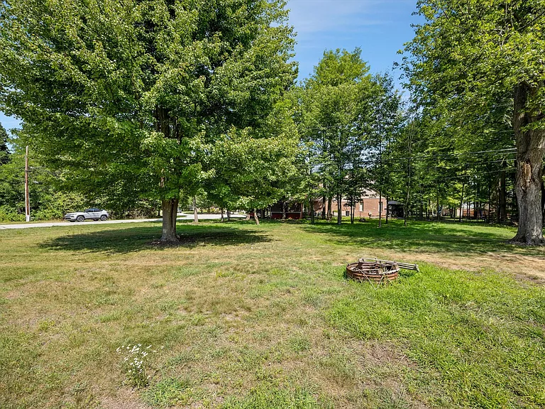 4790 Belzair Dr — Photo 29