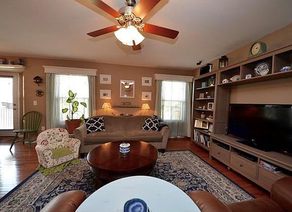 4th image of 871 Harbor Woods Dr