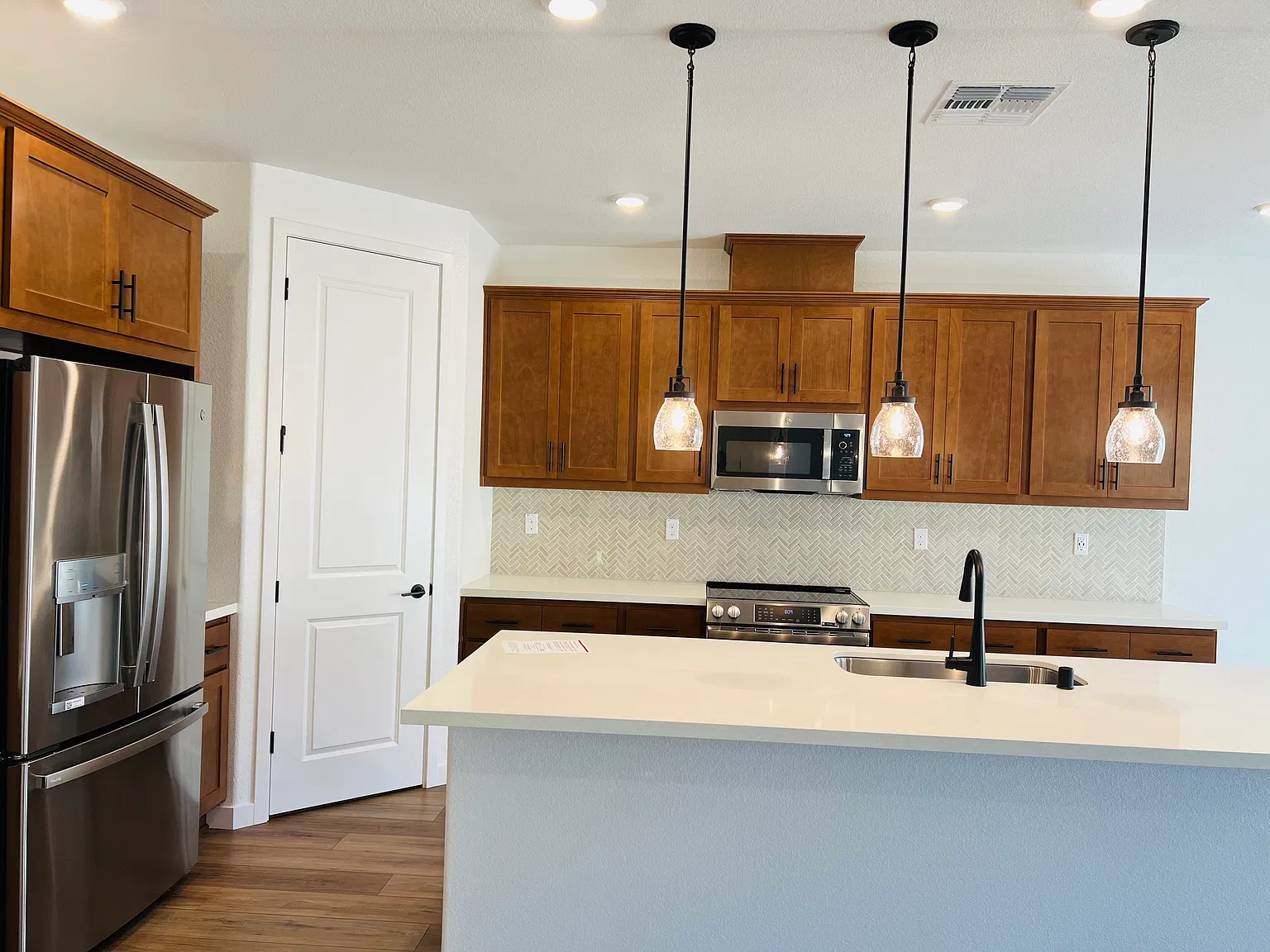 4 bed, 2996 sqft, $3,495 — Photo 4