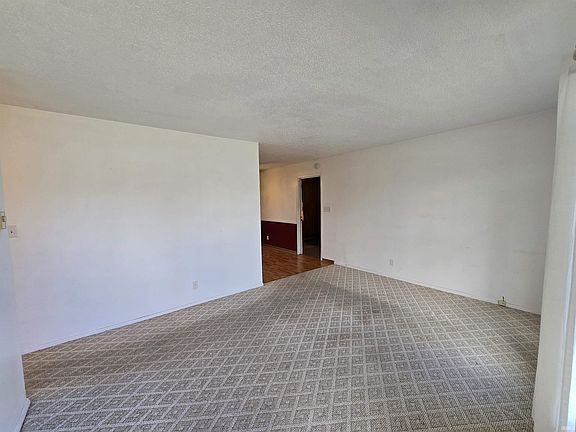 4th image of 305 N Manngrove Ln