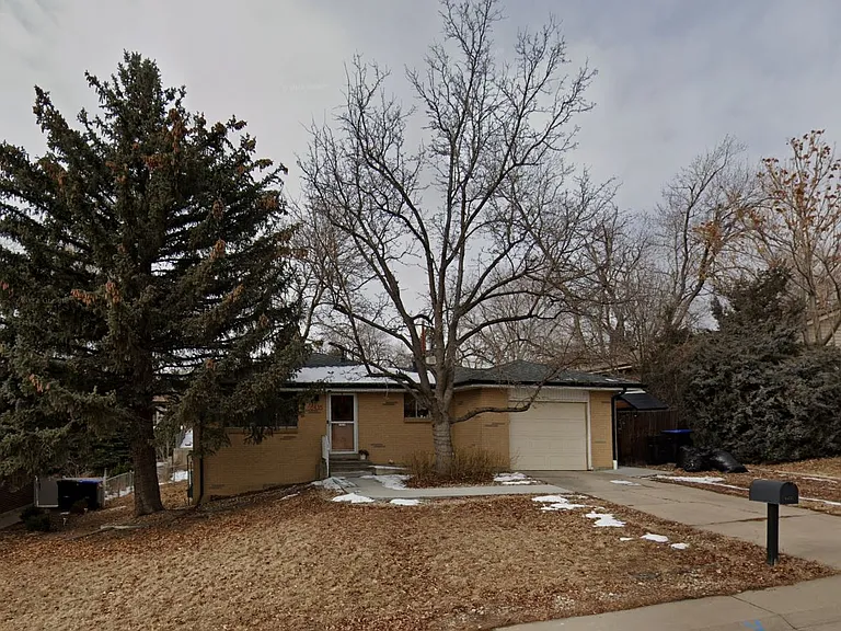 6435 Allison St — Photo 1