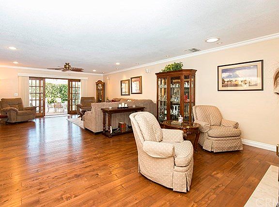 5th image of 706 Irving Dr