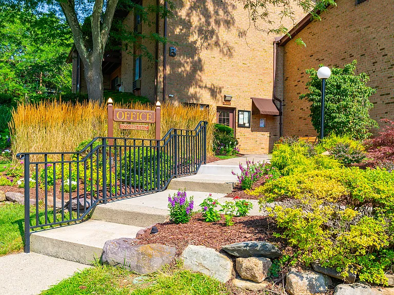 Rustic Ridge Apartments — Photo 4