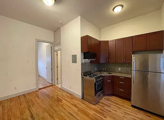 Rented by Reavis | media 1