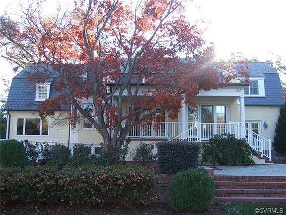 3rd image of 12 Greenway Ln