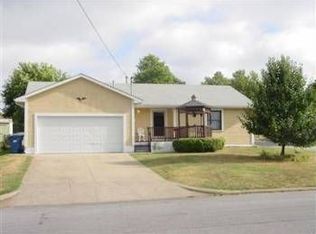 823 W Downing St, Springfield, MO 65807