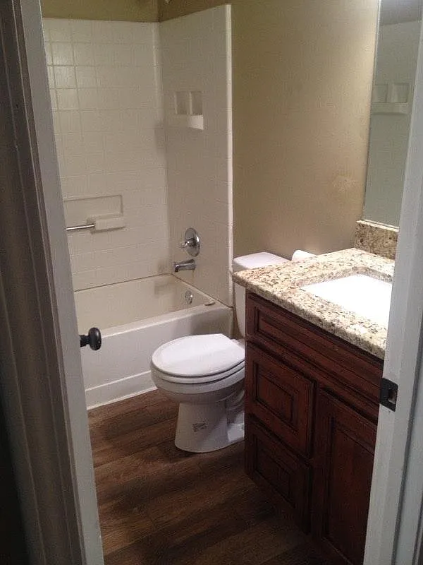3 bed, 1000 sqft, $1,350 — Photo 4