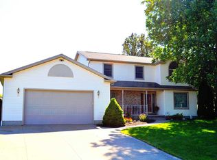 5003 Deerfield Dr, Fairview, PA 16415