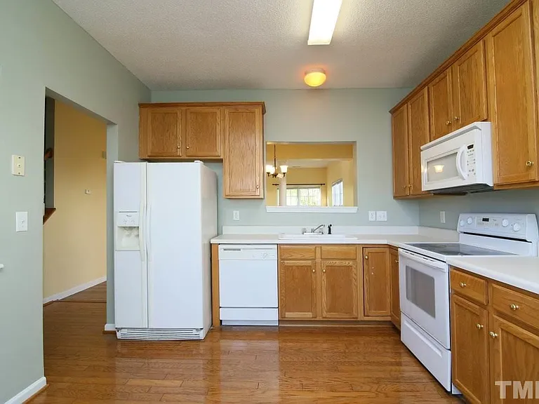 2841 Gross Ave — Photo 7