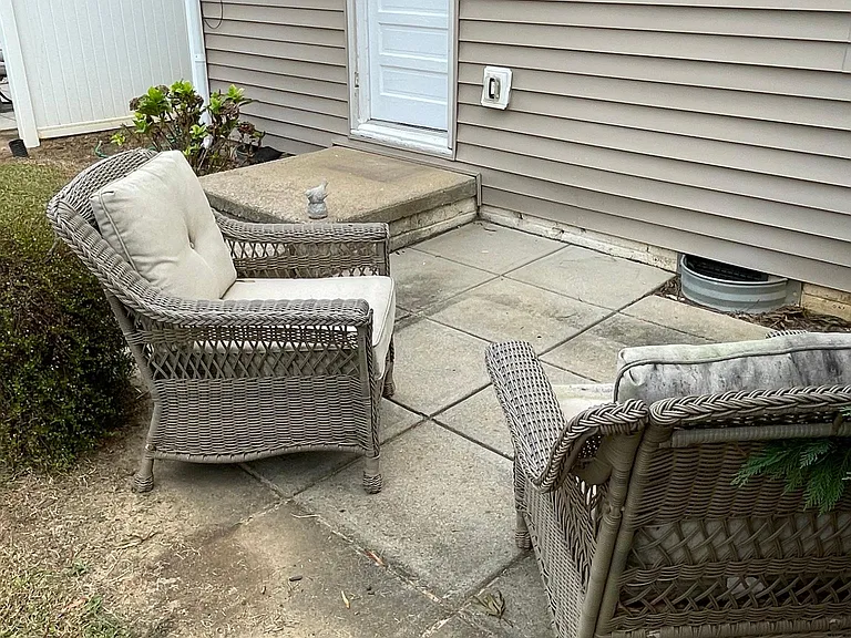 2329 Bernard St — Photo 10