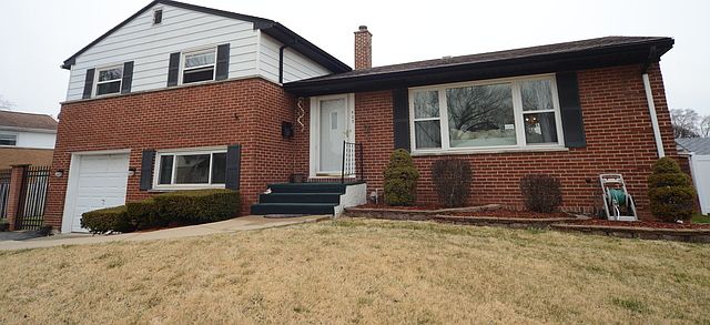 1st image of 903 Elsie Dr