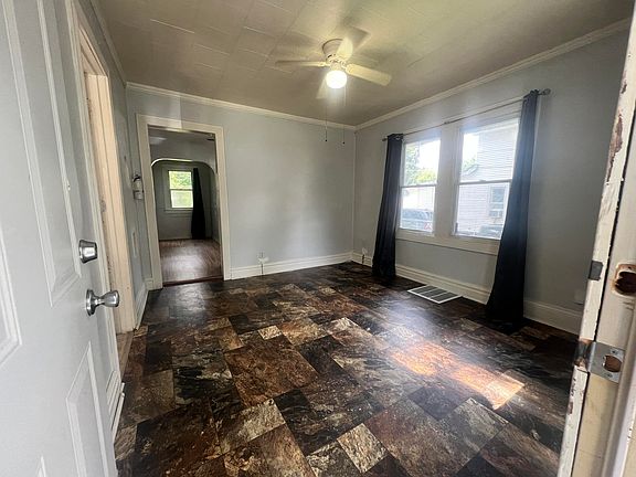 3rd image of 705 Poplar St