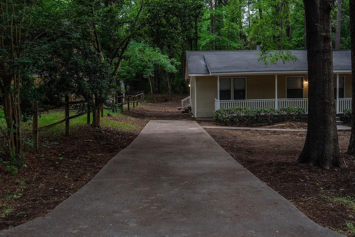 Building Photo - 433 Table Mountain Dr