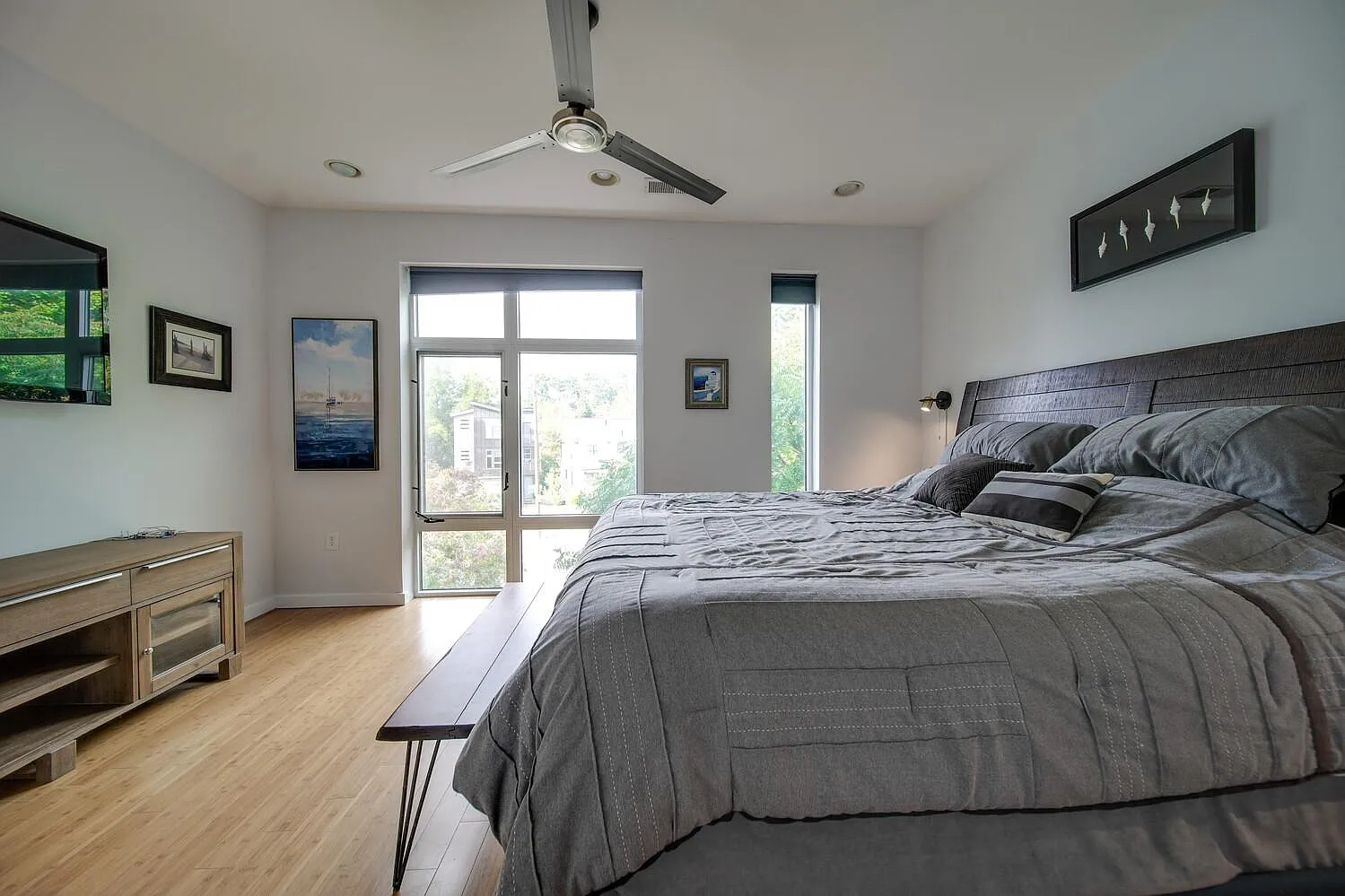 2 bed, 2.5 bath, 1390 sqft, $3,600 — Photo 4