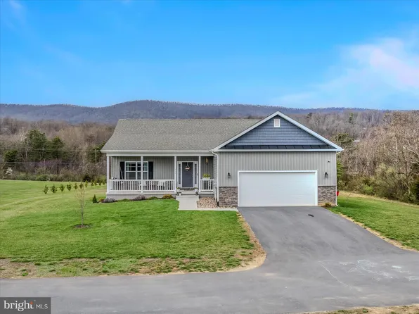 117 Mickey Mantle Ct, Berkeley Springs, WV 25411