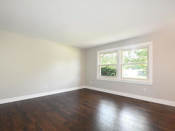 3rd image of 616 Parkside Ave NW