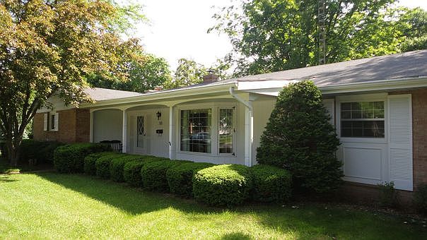 2nd image of 110 Pleasant St