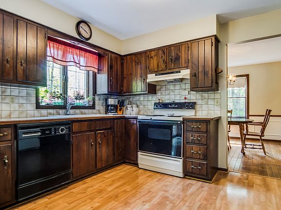 5th image of 16250 Red Pine Ct