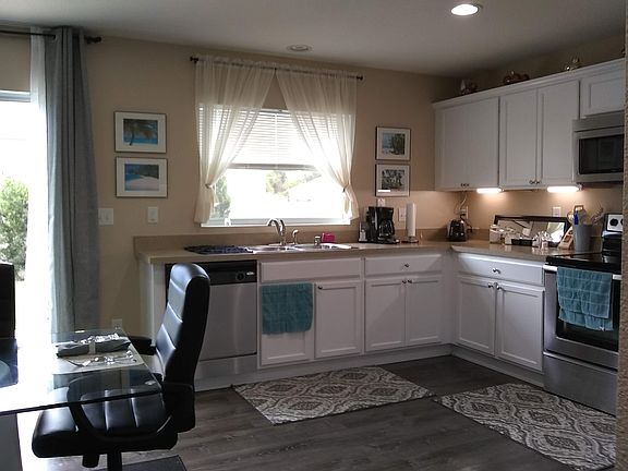 4th image of 736 Grape Ivy Ln
