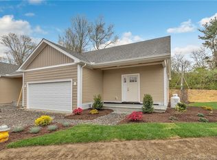 96 Longhill Xrds #5, Shelton, CT 06484