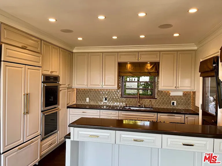 6910 Los Tilos Rd — Photo 21