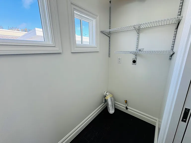 200 Sapphire Ave #200 — Photo 43