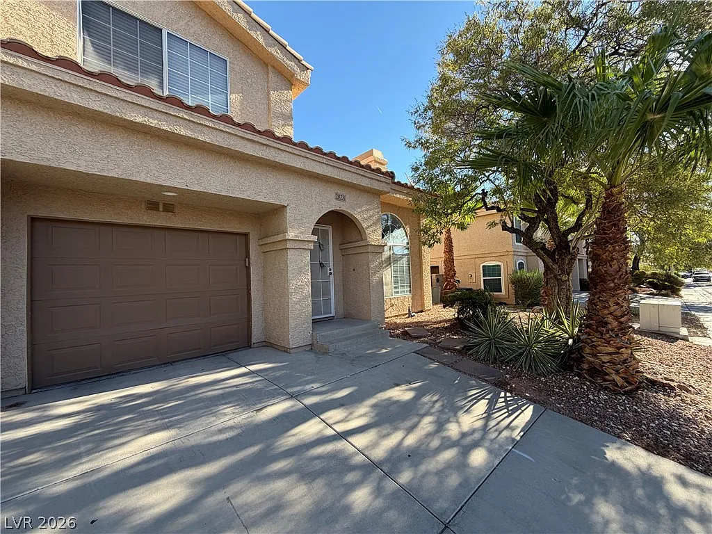 2 bed, 2.5 bath, 1247 sqft, $1,850 — Photo 2