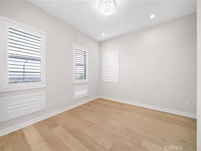 438 Sycamore Dr — Photo 13