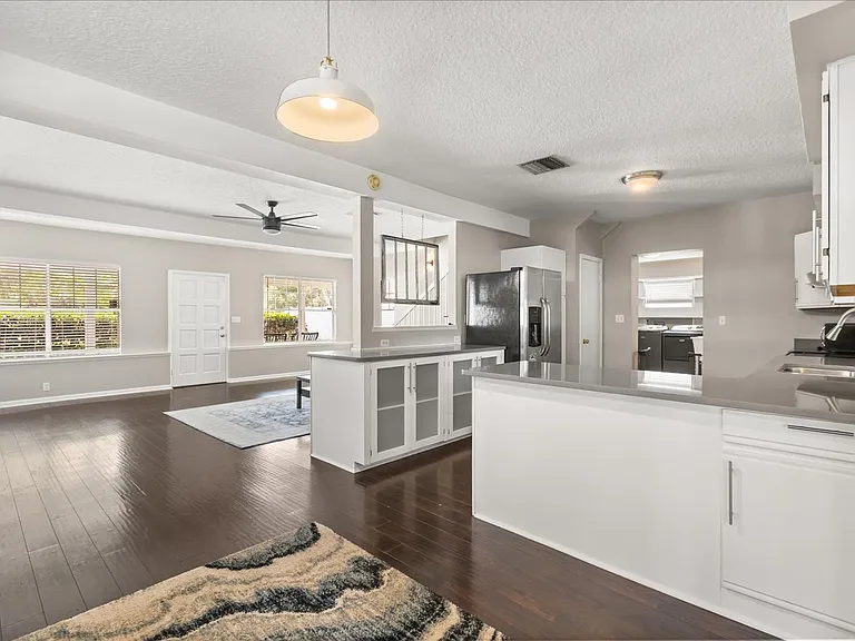 742 N Westmoreland Dr — Photo 17
