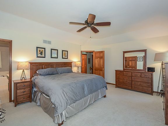 5th image of 11S461 McGrath Ln