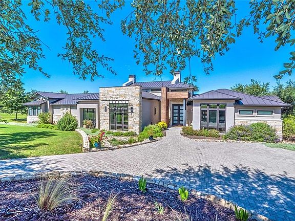 3rd image of 3801 Verano Dr