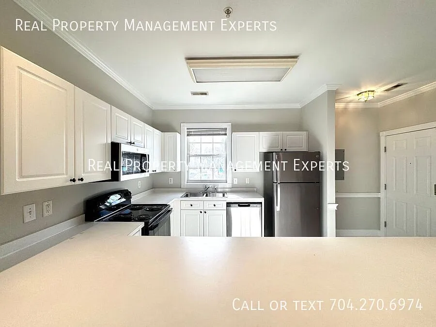 Beautiful 2BR/2BA condo in Charlotte Near UNCC! — Photo 3