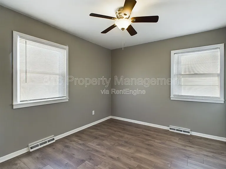 5012 S Grand Ave — Photo 12