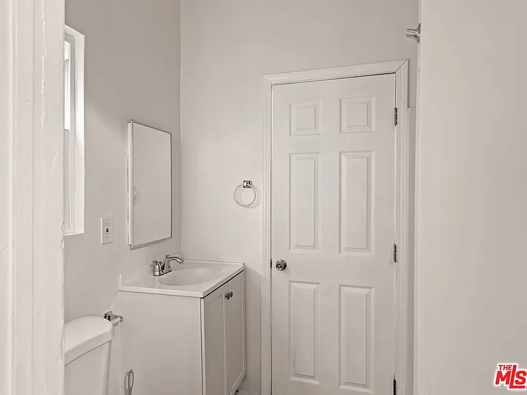 2928 Walton Ave #2930 — Photo 18