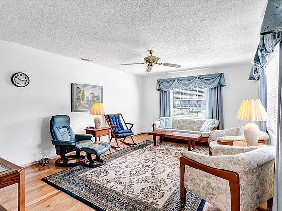 3rd image of 806 BIG BUCK CIRCLE