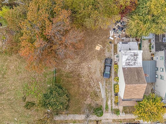 2nd image of 2809 Garfield Ave