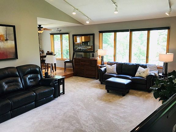 5th image of 412 Shorewood Dr