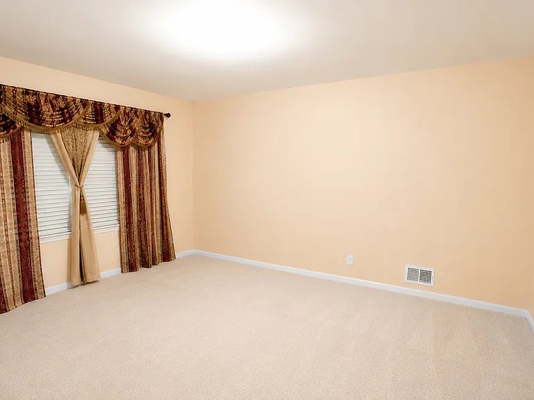 13 Amy Dr — Photo 6