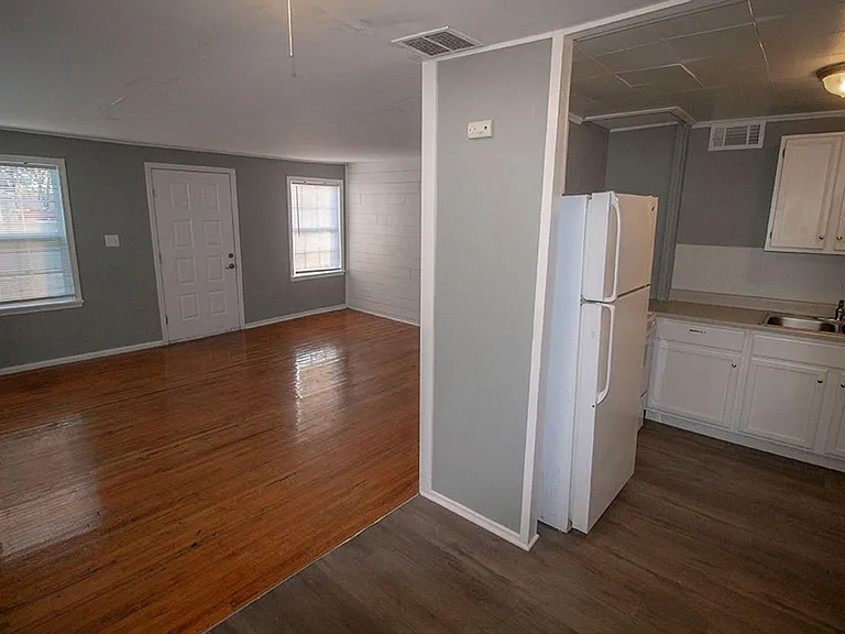 1507 W Worley St — Photo 10
