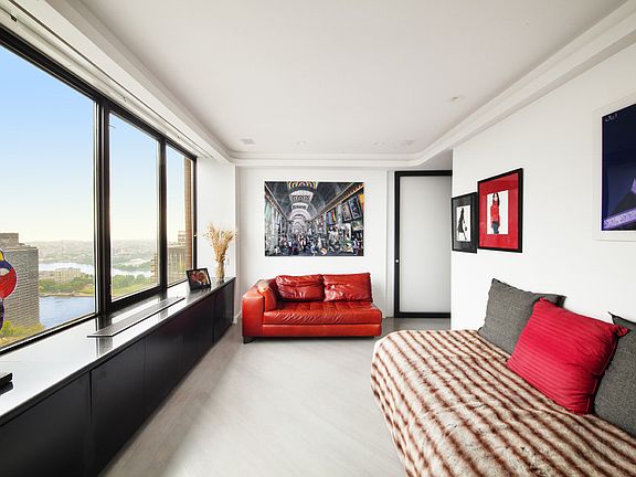 4th image of 422 E 72nd St APT 42A