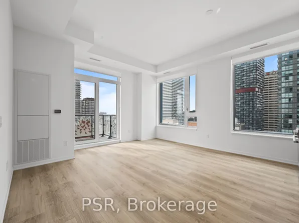 101 Roehampton Ave, Toronto, ON