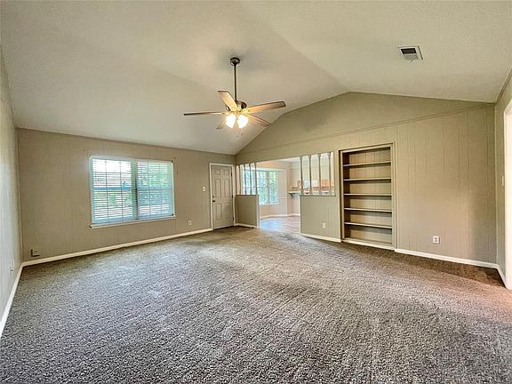 5th image of 309 S Yaupon St