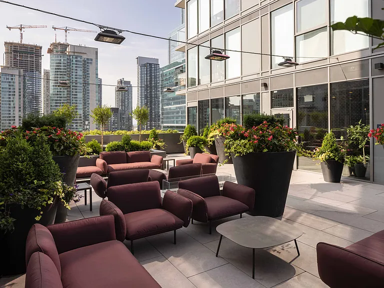 57 Spadina Ave — Photo 38
