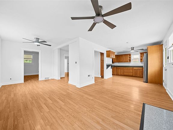 3rd image of 3108 Brentwood Ave