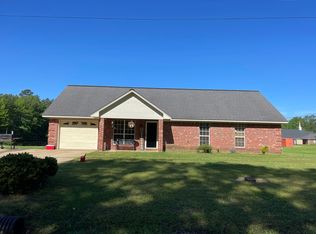 1316 Lone Oak Dr, West Point, MS 39773