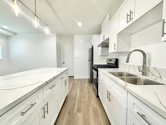 2nd image of 1308 1/2 S Cloverdale Ave