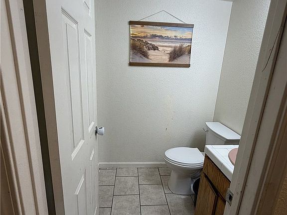 4th image of 1377 Norton St